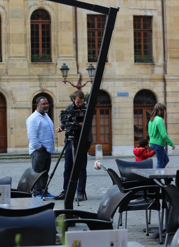 Nasser Bakhti, sur le tournage de Romans d’Adultes